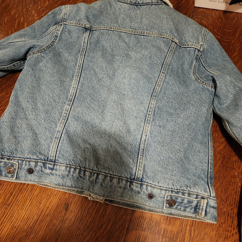 Levis Womens Original Sherpa Trucker Jacket M Divided Blue Denim NWT 36136-0000 - Picture 10 of 10